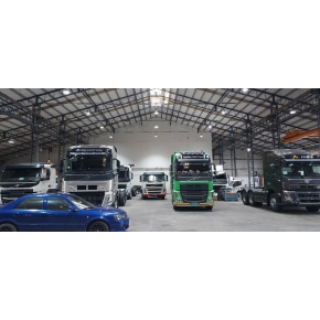 10米高廠房地面亮度達到420 LUX